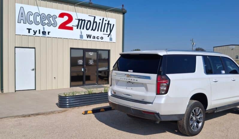 2024 Chevrolet Suburban 1500 LT full