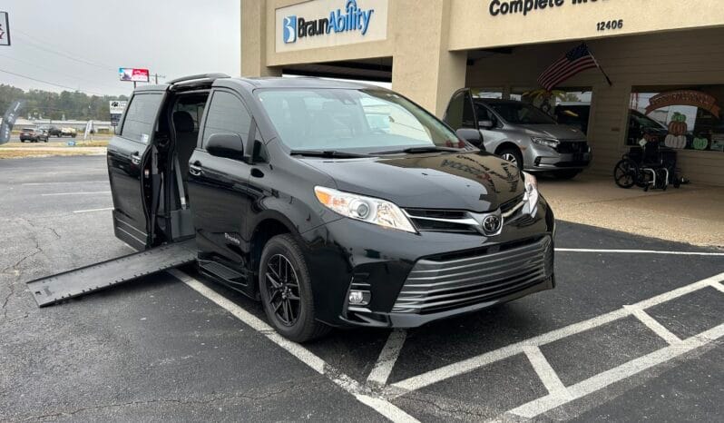 2019 Toyota Sienna XLE