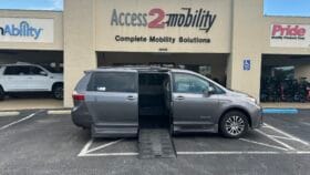 2018 Toyota Sienna XLE