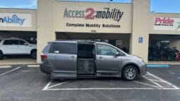 2018 Toyota Sienna XLE full