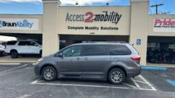 2018 Toyota Sienna XLE full