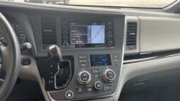 2018 Toyota Sienna XLE full