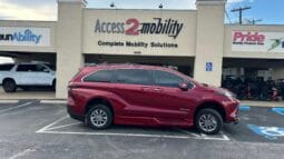 2024 Toyota Sienna XLE full