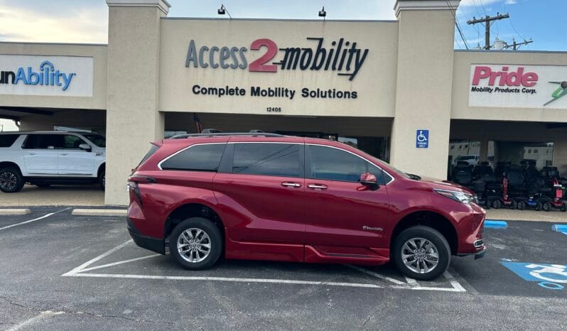 2024 Toyota Sienna XLE full