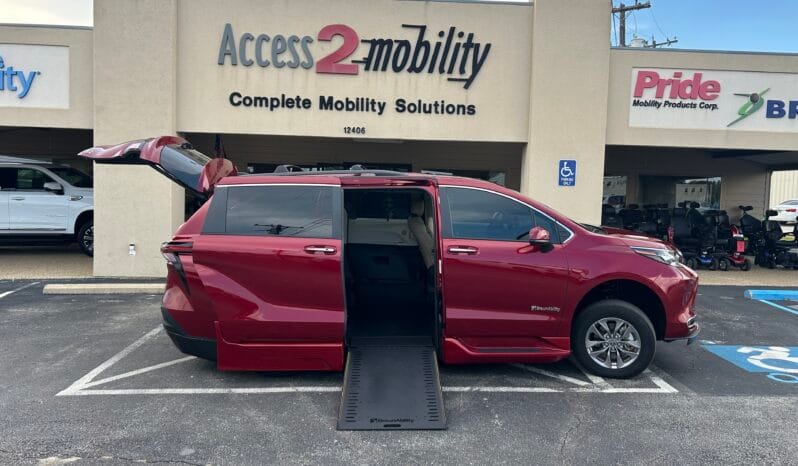 2024 Toyota Sienna XLE