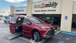 2024 Toyota Sienna XLE full