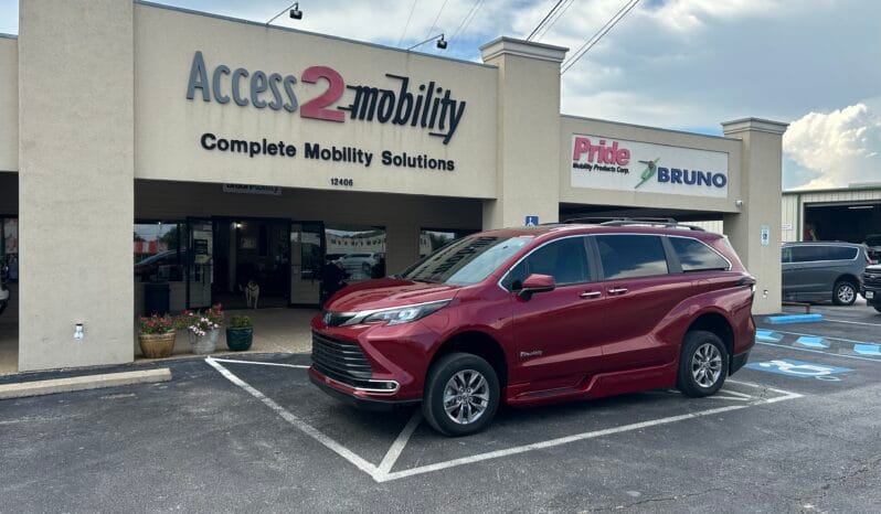 2024 Toyota Sienna XLE full