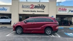 2024 Toyota Sienna XLE full