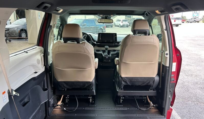 2024 Toyota Sienna XLE full