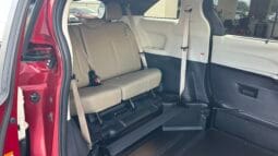 2024 Toyota Sienna XLE full