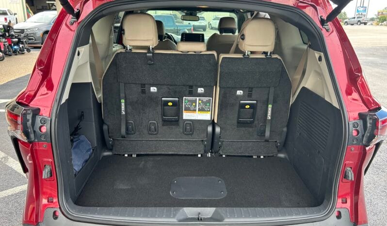 2024 Toyota Sienna XLE full