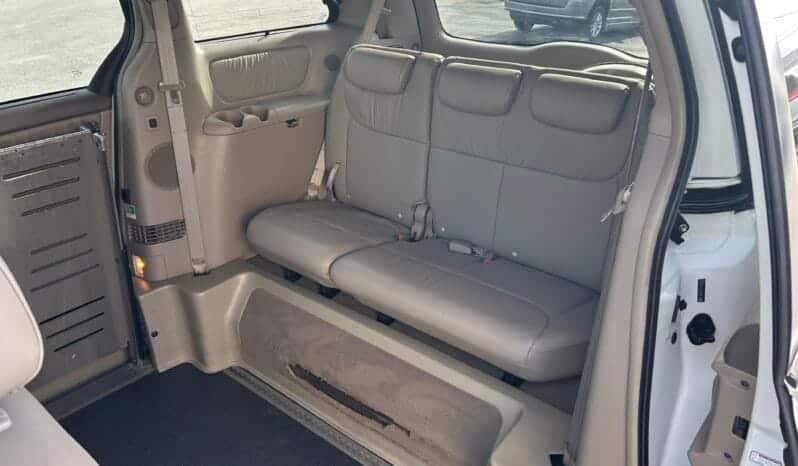 2010 Toyota Sienna XLE full