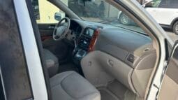 2010 Toyota Sienna XLE full