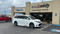 2018 Toyota Sienna SE full