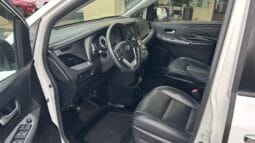 2018 Toyota Sienna SE full