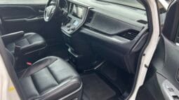 2018 Toyota Sienna SE full