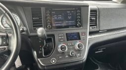 2018 Toyota Sienna SE full