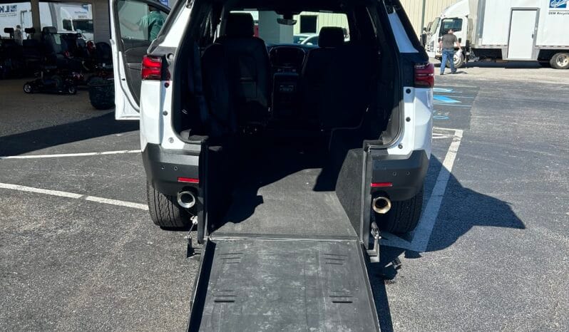 2022 Chevrolet Traverse RS full