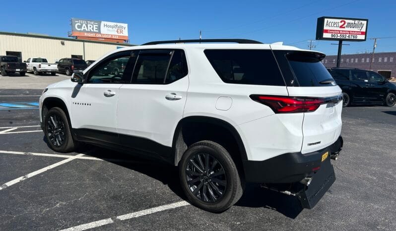 2022 Chevrolet Traverse RS full