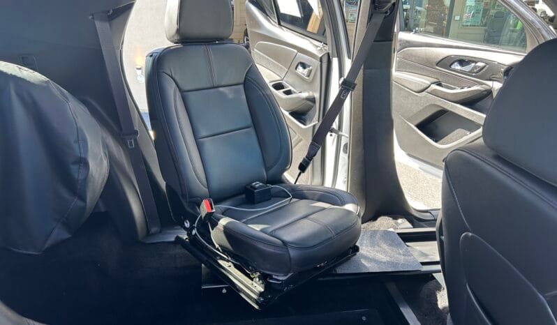 2022 Chevrolet Traverse RS full