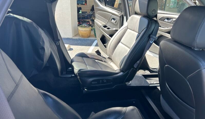 2022 Chevrolet Traverse RS full