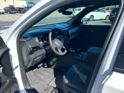 2022 Chevrolet Traverse RS full