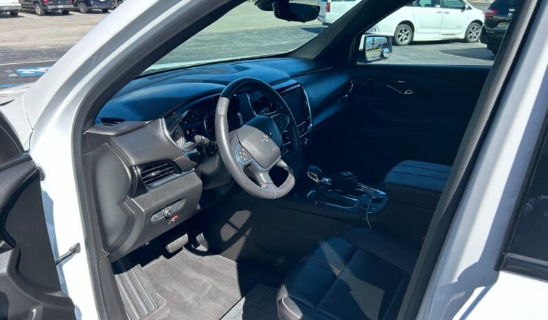 2022 Chevrolet Traverse RS full