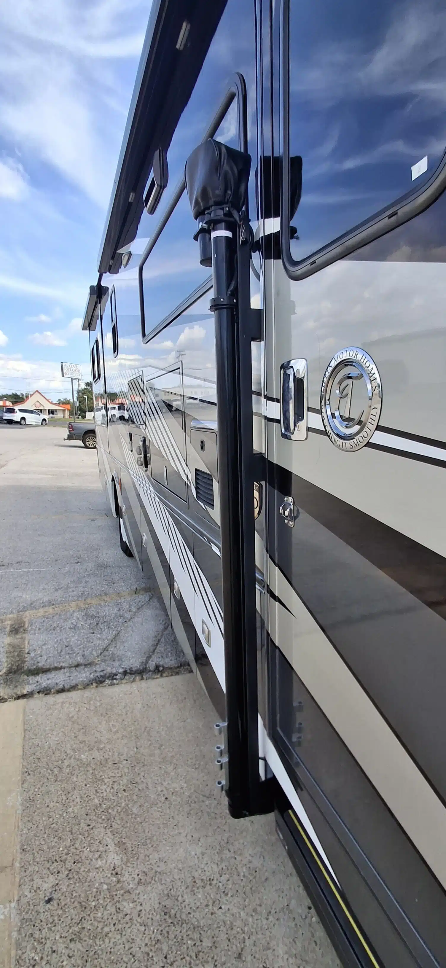 CoachLift RV Lift