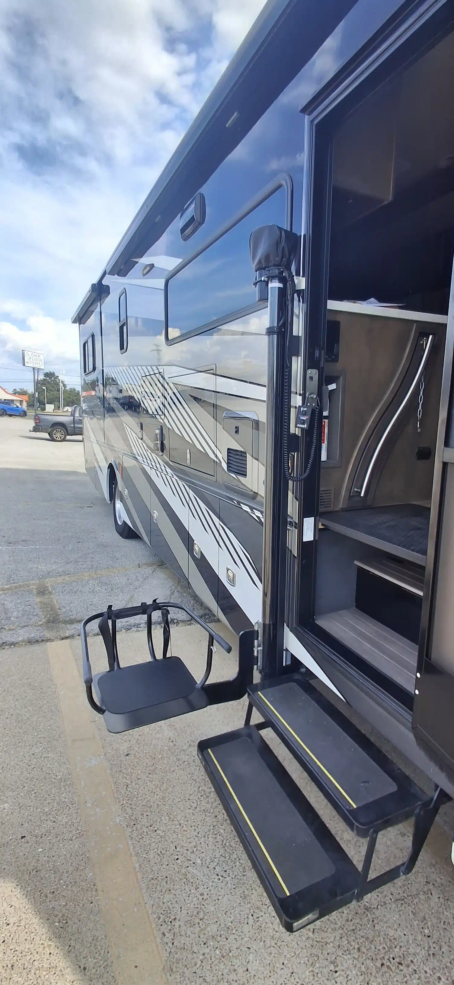 CoachLift RV Lift